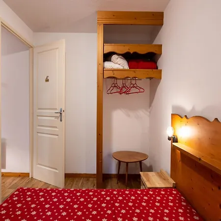 Apt In Chamrousse, Near Ski Slope Apartment *